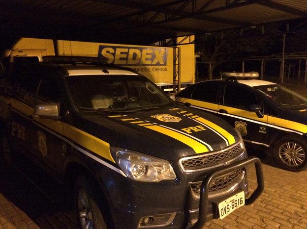 Caminhão dos Correios é apreendido com carga ilegal