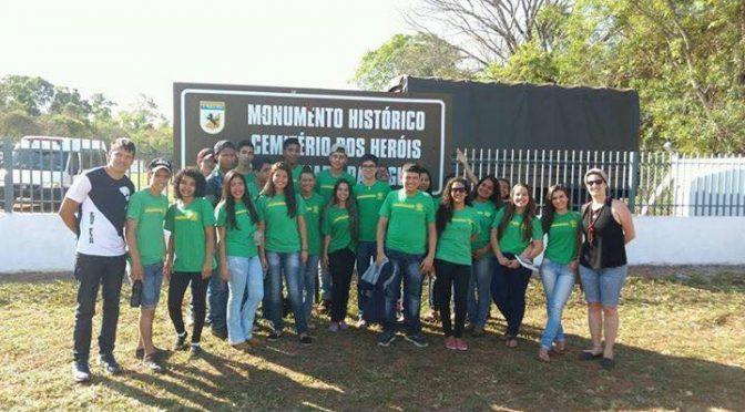 Episódio da Retirada da Laguna é revivido por estudantes de escola em Bonito