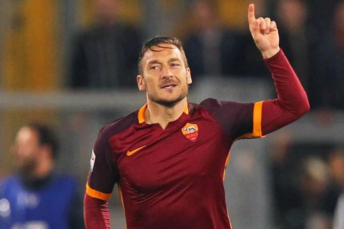 Totti comemorará 40 anos com festa de gala em castelo na Itália