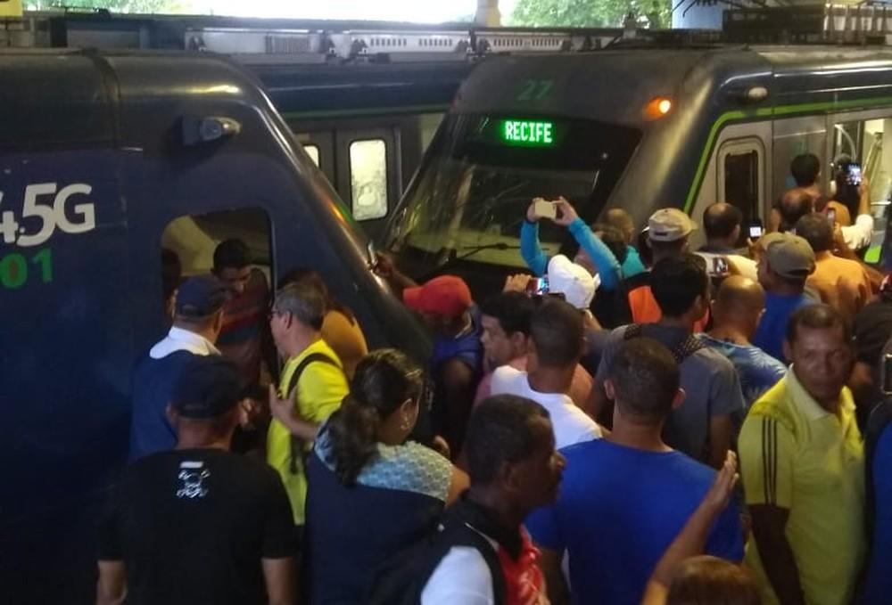 Colisão no metrô do Recife deixa 33 feridos
