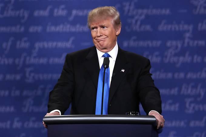 Fungadas de Trump roubam a cena durante debate