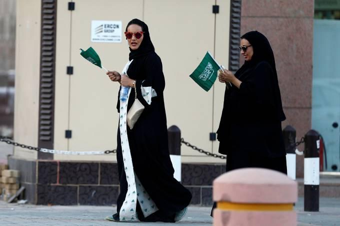 Mulheres sauditas pedem direito de cuidar da própria vida