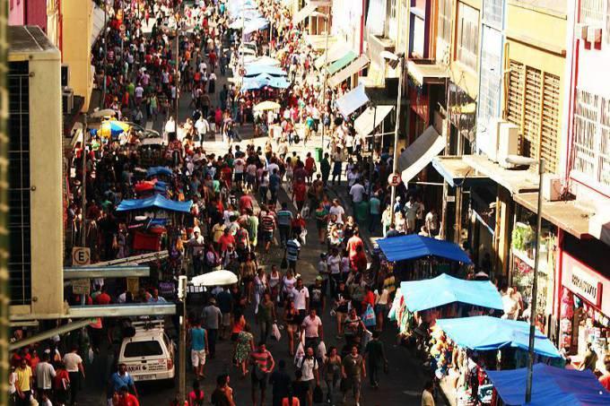 No comércio, apenas 3,7% das empresas faturam 73% do total