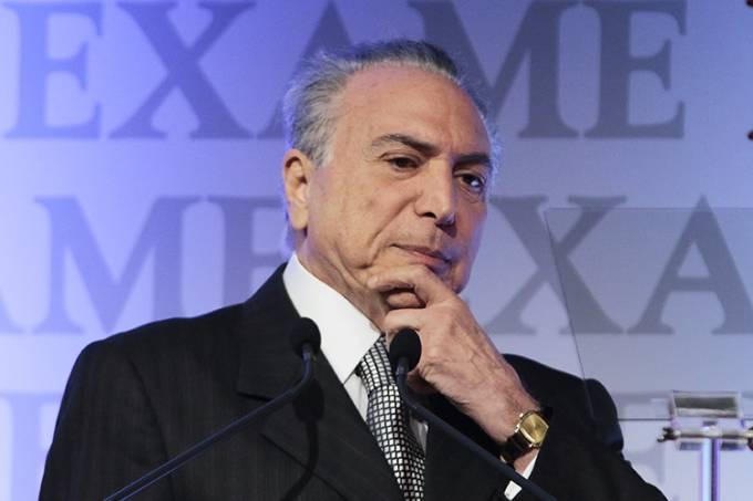 Governo estuda reduzir salários iniciais do funcionalismo público