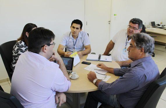 Sanesul analisa possibilidade de tratamento de esgoto de indústria de Três Lagoas