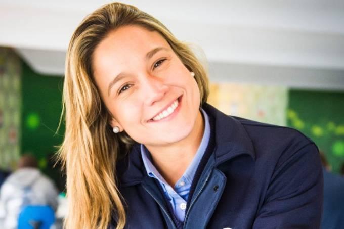Fernanda Gentil e namorada são fotografadas juntas pela 1ª vez