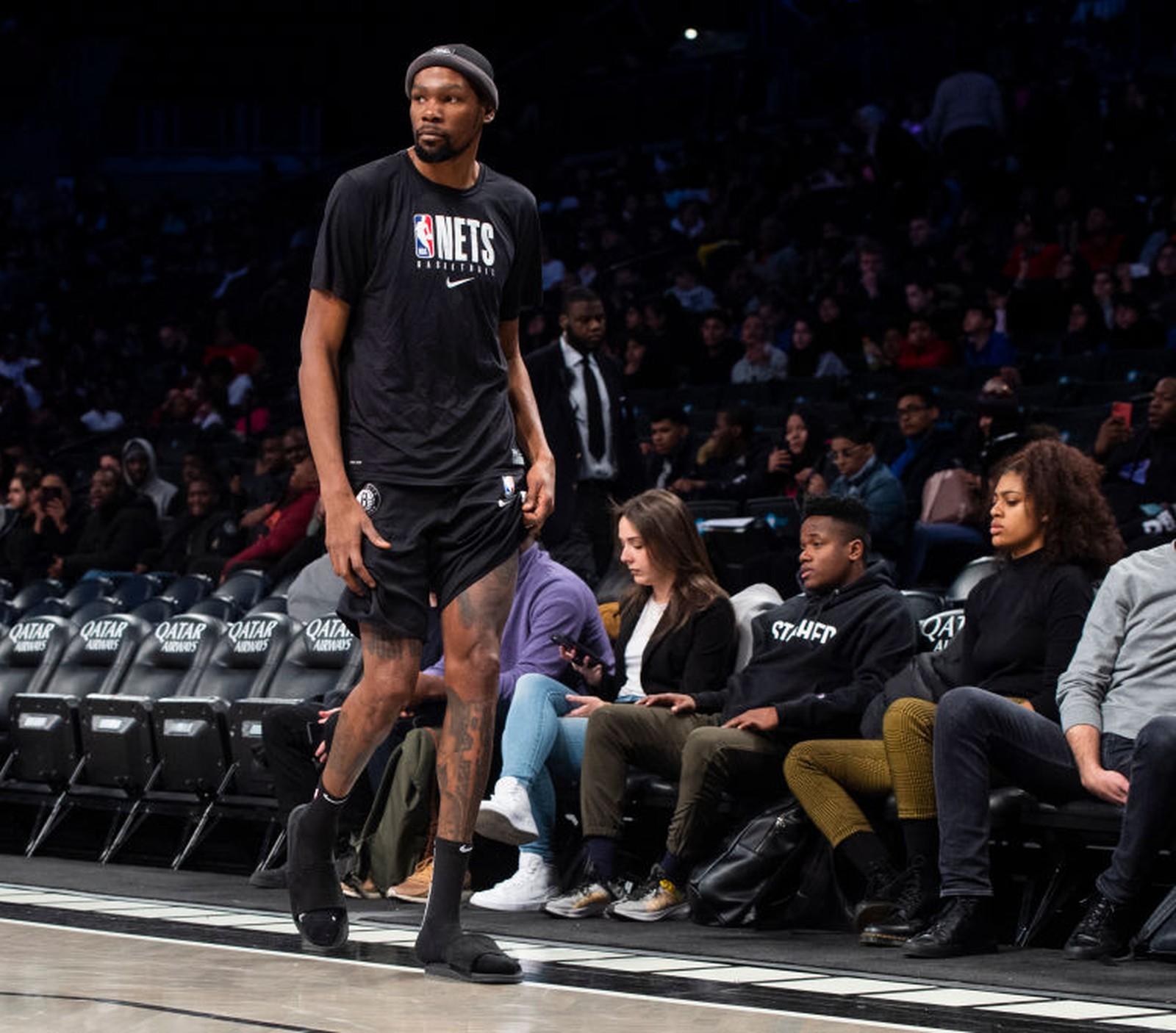 Kevin Durant treina com bola, mas estreia pelos Nets nessa temporada segue descartada