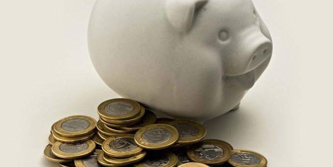 Com problemas fiscais, 20 Estados atrasaram salários