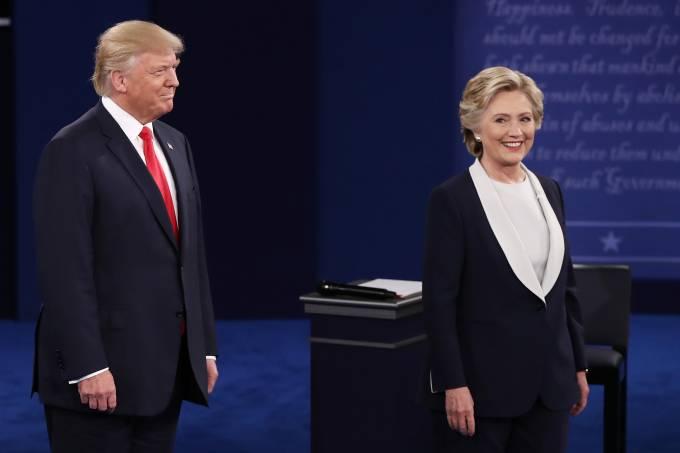 Se eleito, Donald Trump disse que prenderia Hillary Clinton