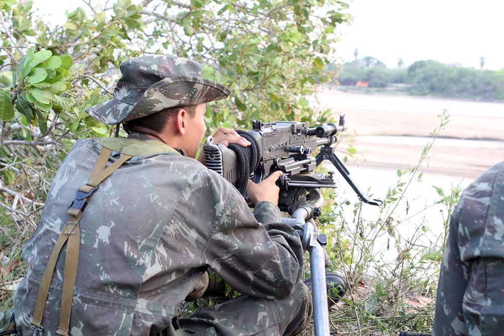 Marinha e Exército participam de operação Fronteira sul