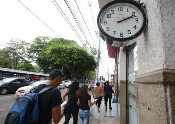 Amado ou odiado, horário de verão começa no domingo