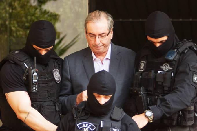Cunha faz exame de corpo de delito em Curitiba
