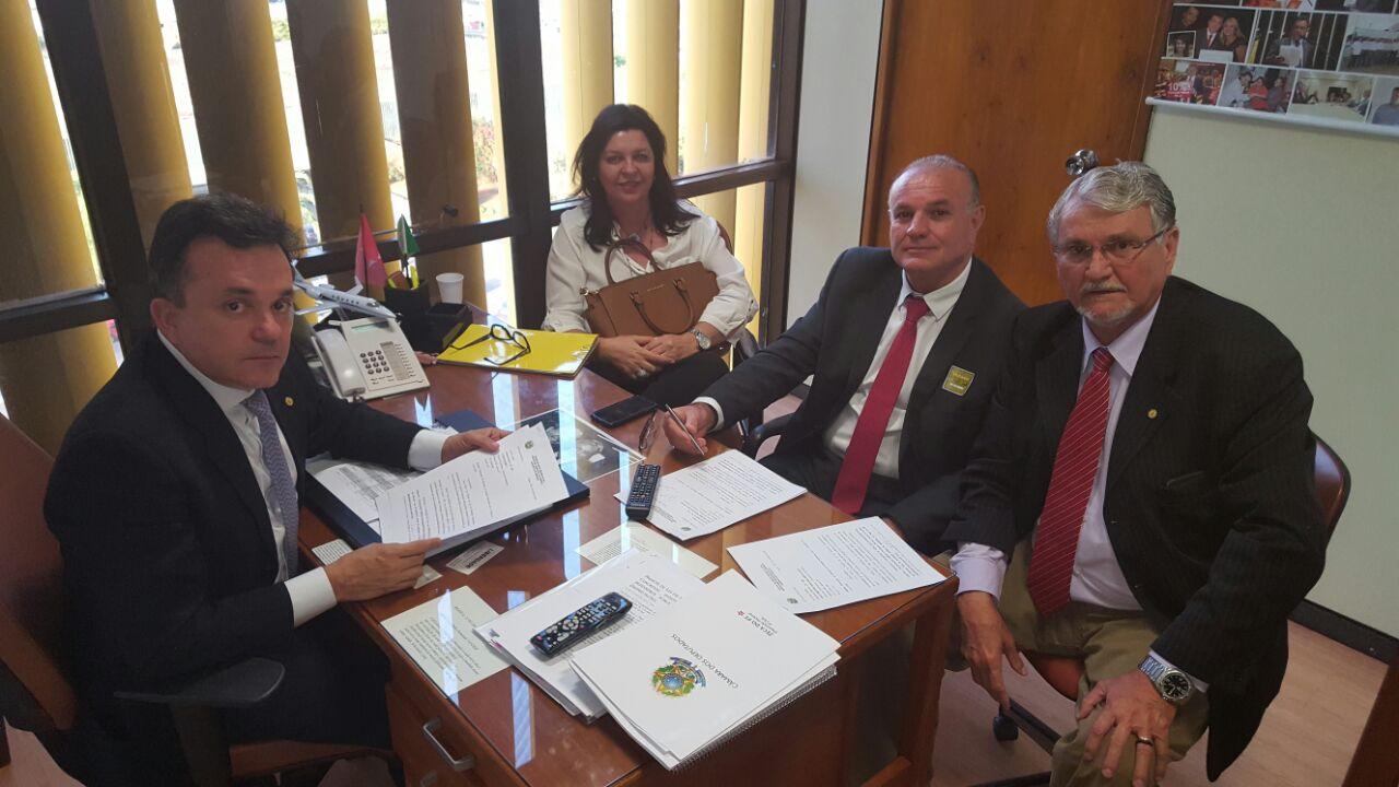 Manoel Viais vai a Brasília atrás de recursos para Caracol