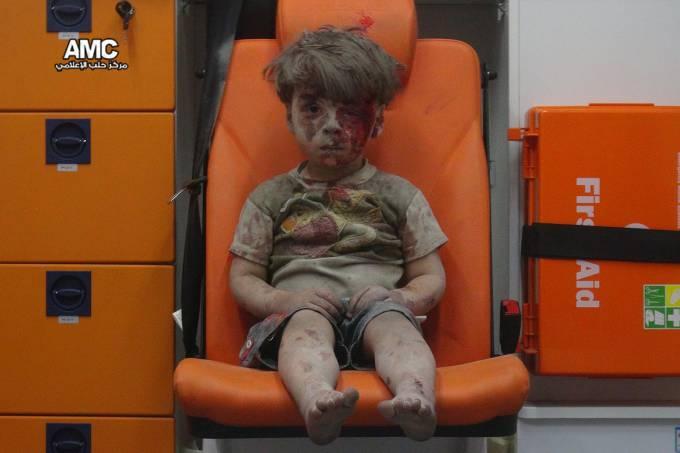 Assad diz que foto comovente de menino sírio é ‘forjada’