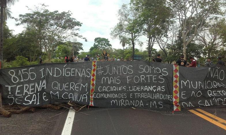 Contra PEC, grupo de indígenas bloqueia rodovia do Estado