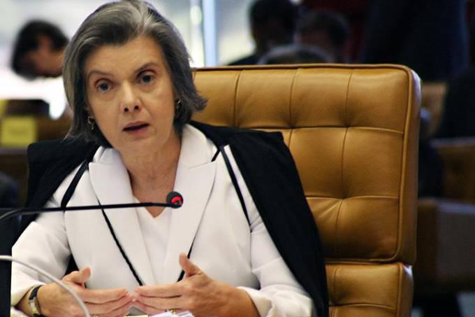 Cármen Lúcia agenda julgamento que pode complicar Renan