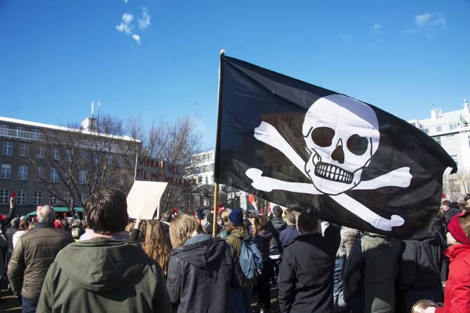 Partido Pirata ‘antissistema’ pode vencer eleições na Islândia