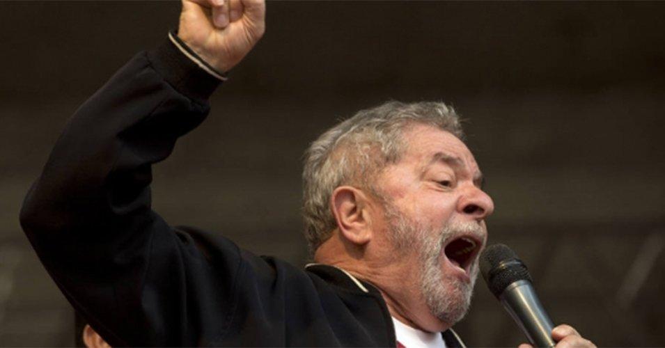 Lula pede socorro a jovens militantes