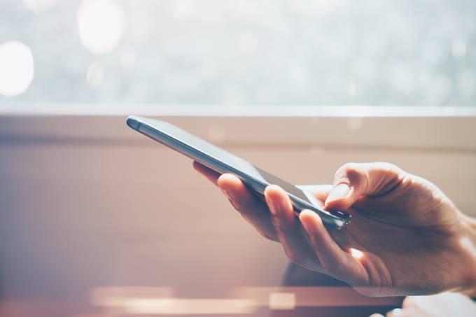 Celulares de todo o país terão nove dígitos a partir do dia 6