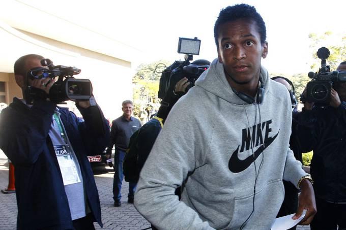 Em decadência, Jô vai ganhar R$ 350 mil por mês no Corinthians