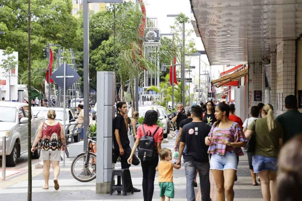Confira o que abre e fecha durante o Carnaval na Capital