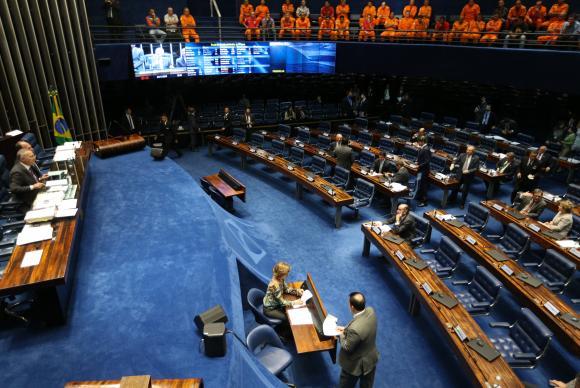 Senado pode votar PEC dos Gastos e reforma política
