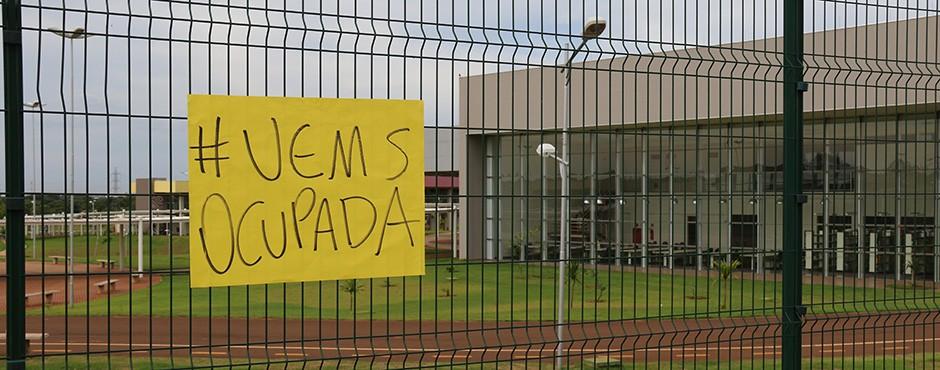 Estudantes ocupam UEMS em protesto contra a PEC 241