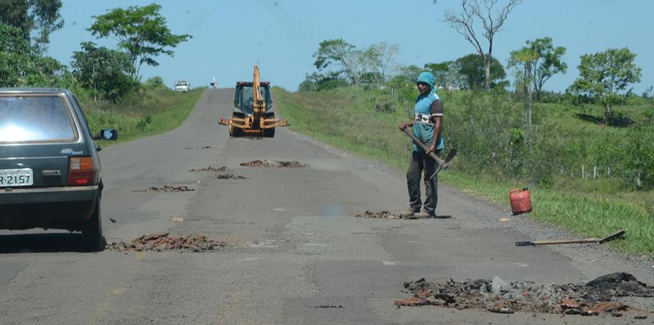 MS 384 em péssimas condições no trecho Bela Vista a Antonio João