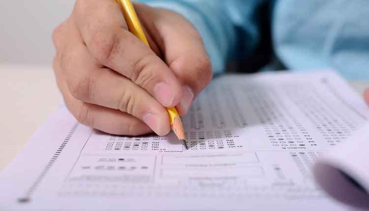 Prefeitura em MS abre seleção para professores com salários de até R$ 1,9 mil