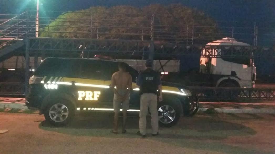 Motorista embriagado é preso dirigindo caminhão com 26 toneladas