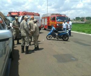 Motociclista tem olho perfurado após colisão contra caminhonete
