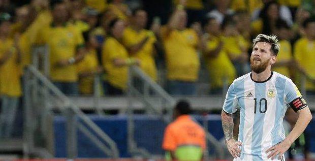 Efeito-goleada: imprensa argentina estampa vexame de Messi e Cia.