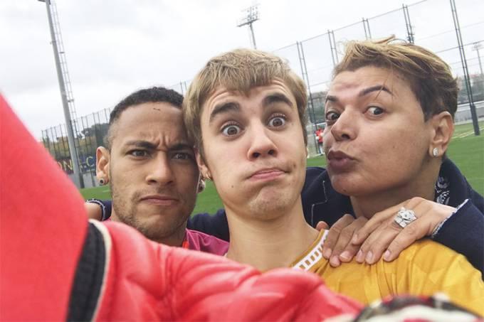 Bieber revê amigo Neymar em treino do Barcelona