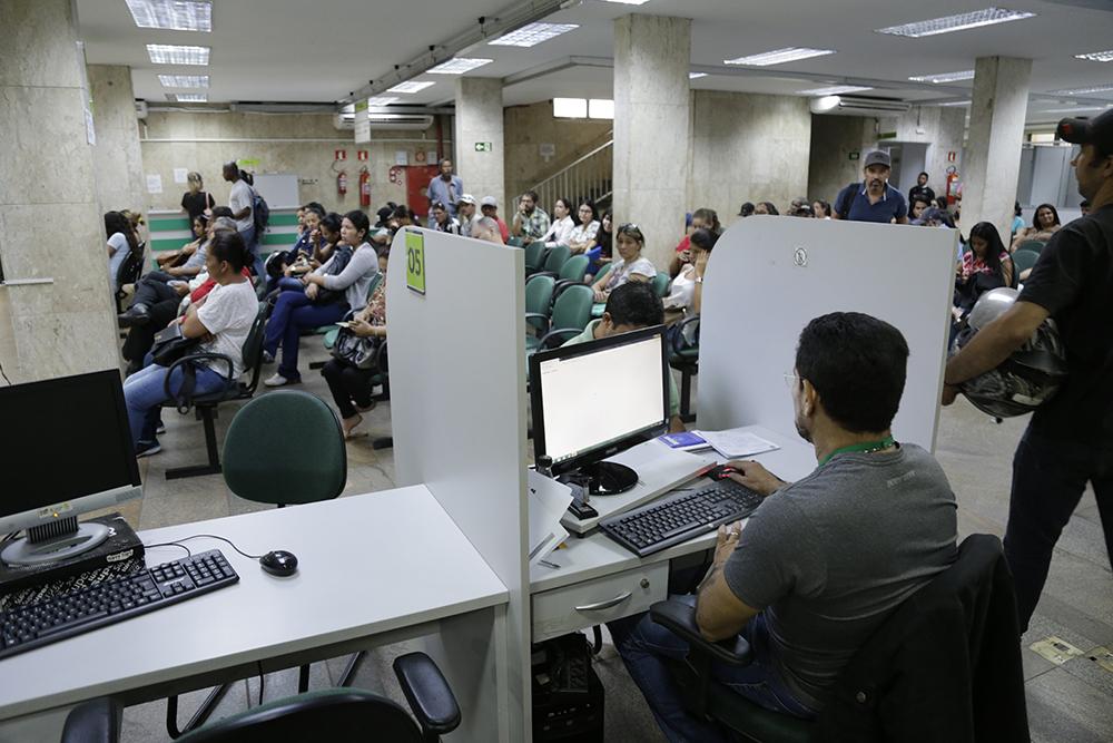 De cozinheiro a servente: Funtrab tem 128 vagas de emprego nesta quinta