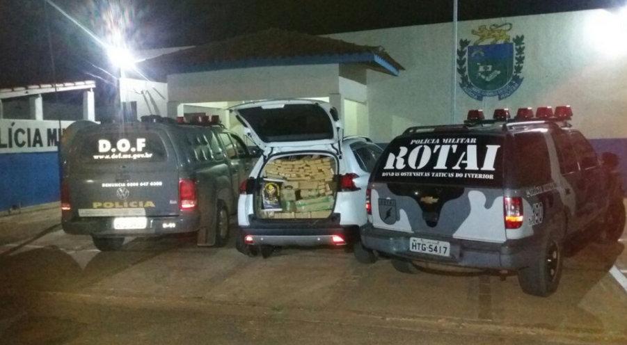 Após driblar dois bloqueios, traficante foge, mas deixa 660 kg de maconha