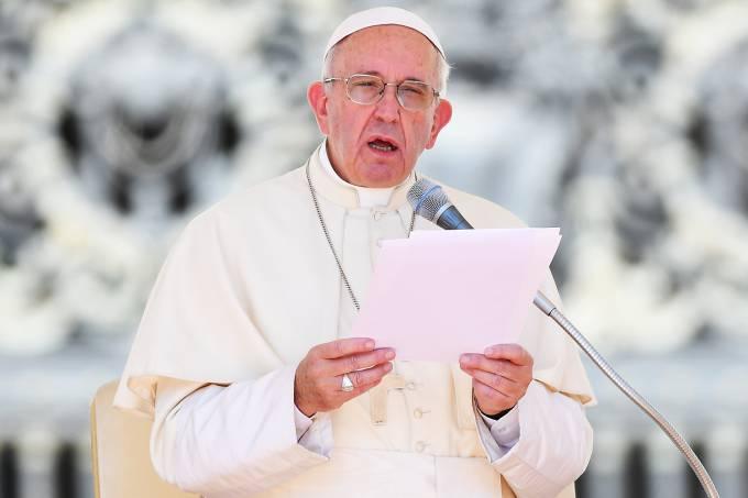 Papa autoriza que padres deem perdão em casos de aborto