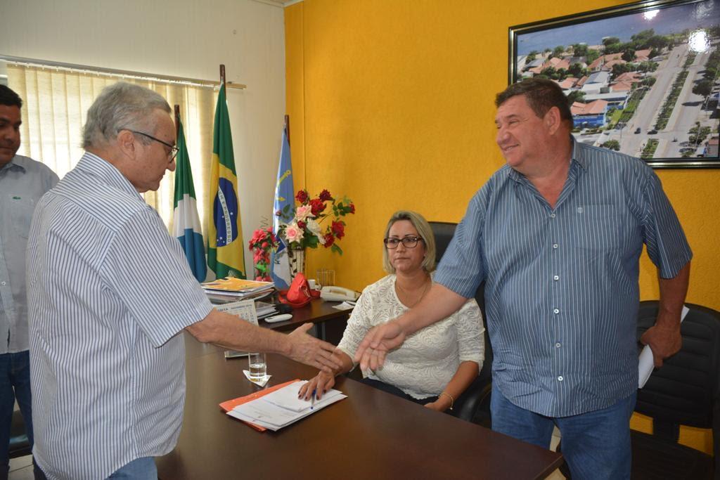 Heitor e Delevati se reunem com vereadores em Murtinho