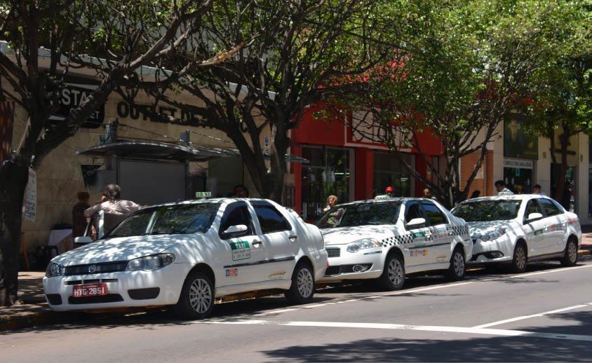Corrida de táxi é, em média, 154% mais cara que de Ube