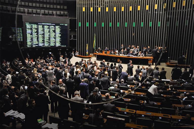 Políticos deverão se aposentar como trabalhadores ‘normais’