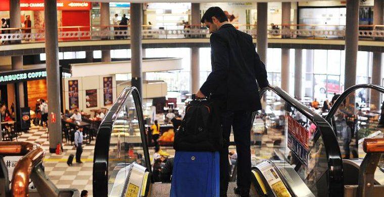Empresas aéreas podem cobrar por bagagens despachadas