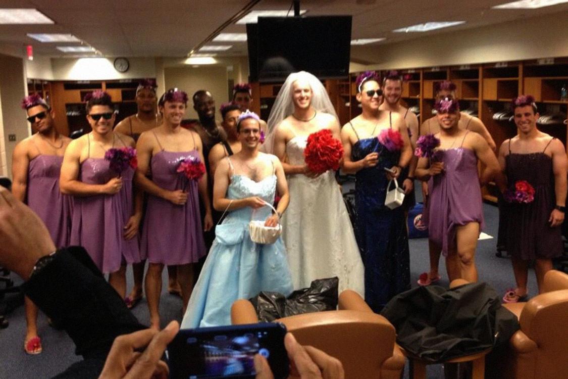 Beisebol dos EUA proíbe tradição de jogadores de se travestirem