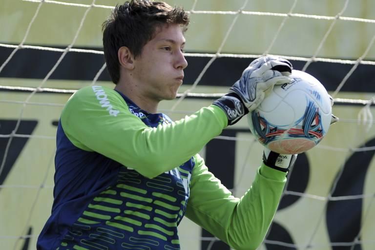 Goleiro da Chapecoense será operado novamente nesta terça em SP