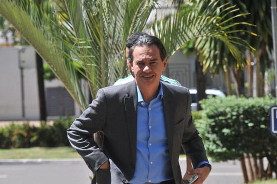 Trad apressa definição do secretariado e segundo escalão