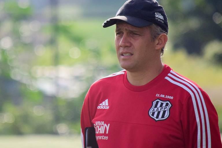 Palmeiras confirma contratação do técnico Eduardo Baptista