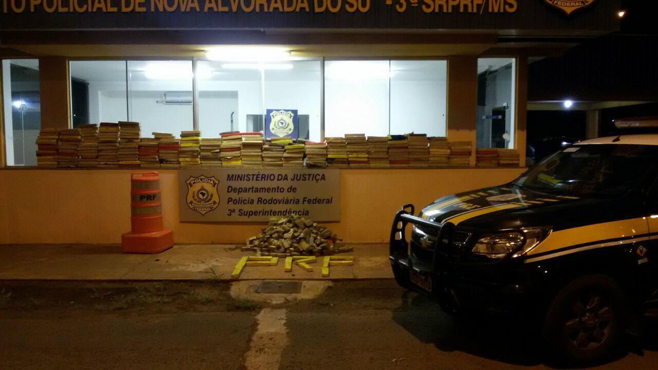 Polícia encontra maconha em fundo falso e monta 