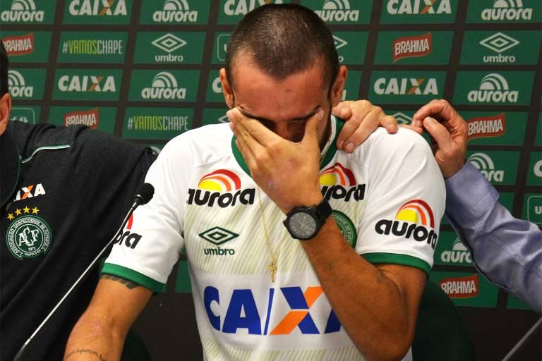 Lateral da Chapecoense fala pela 1ª vez desde o acidente