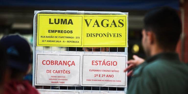 Desemprego bate recorde atinge 12 milhões