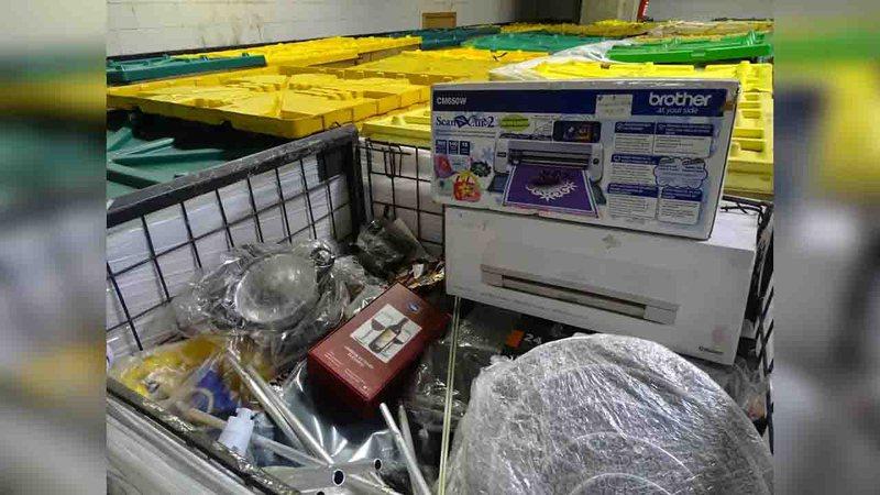 De Iphones a notebooks: veja como participar do leilão com mais de 61 mil itens do Correios