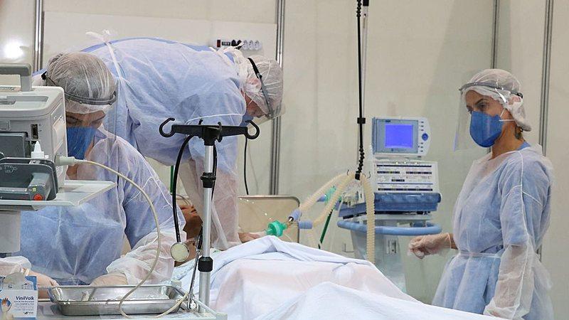 Leitos de UTI voltam a atingir 35% de ocupação
