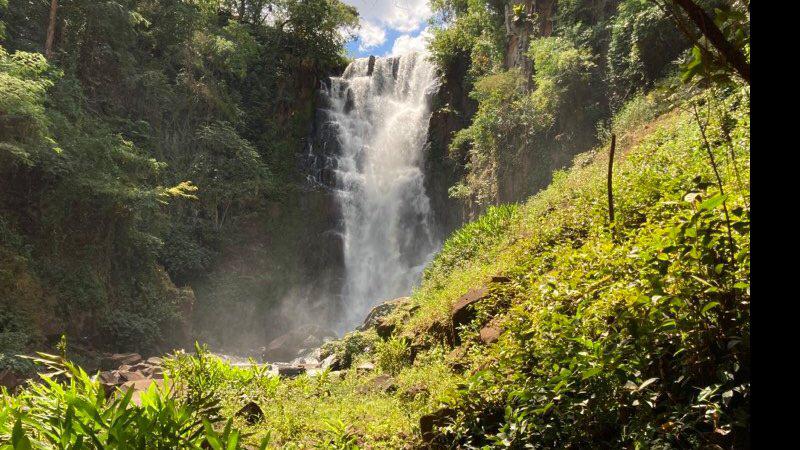 Com direito à trilha e escalada, cachoeira é paraíso escondido a 87 km de Campo Grande
